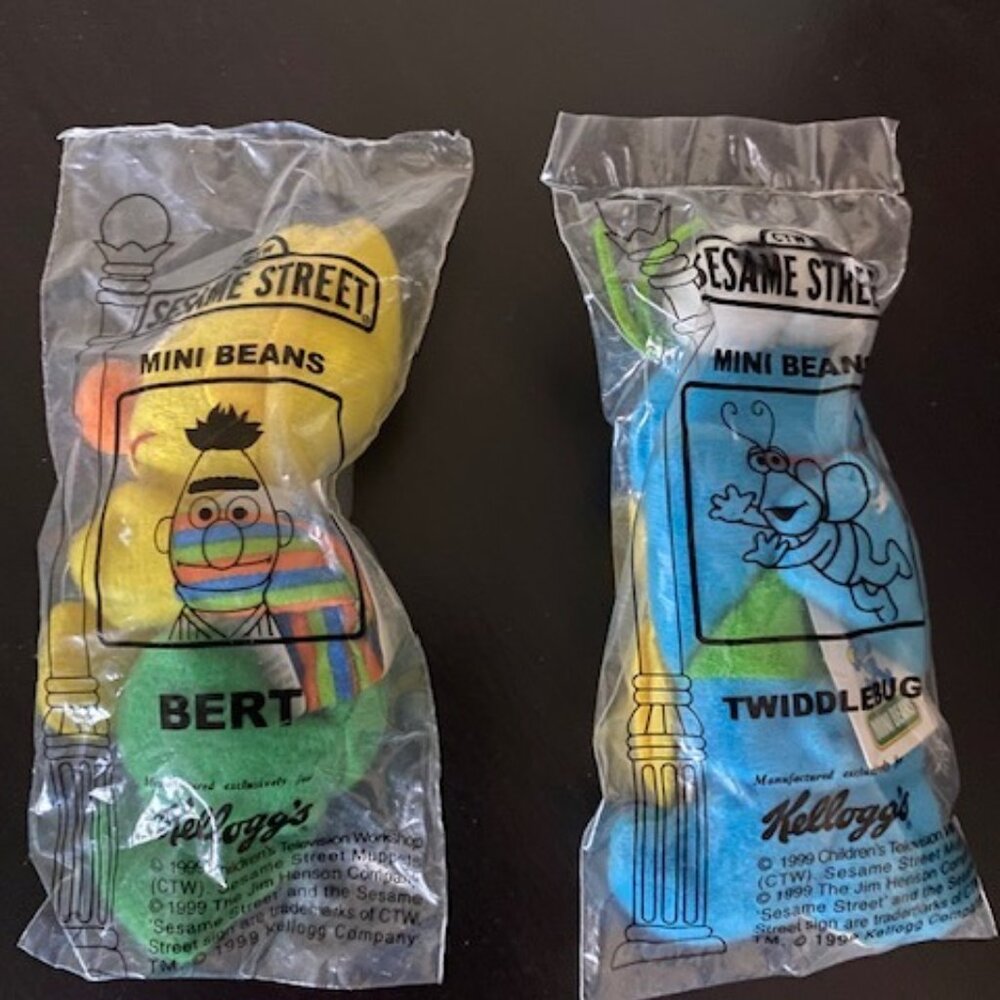 New Sealed SESAME STREET  Kellogg's 1999 Mini Beans Plush "Bert & Twiddlebug"